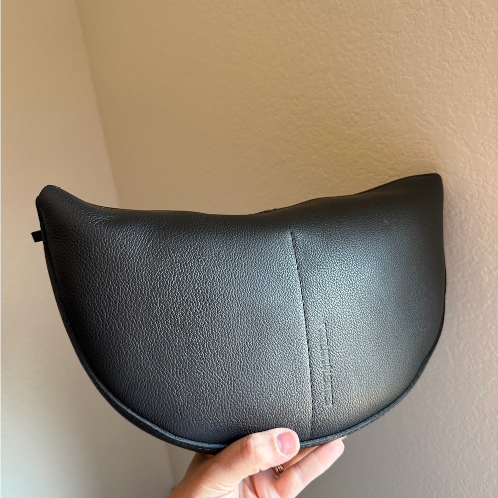 Premium Portland Leather goods, pebbled, black koala sling bag - Picture 3 of 5
